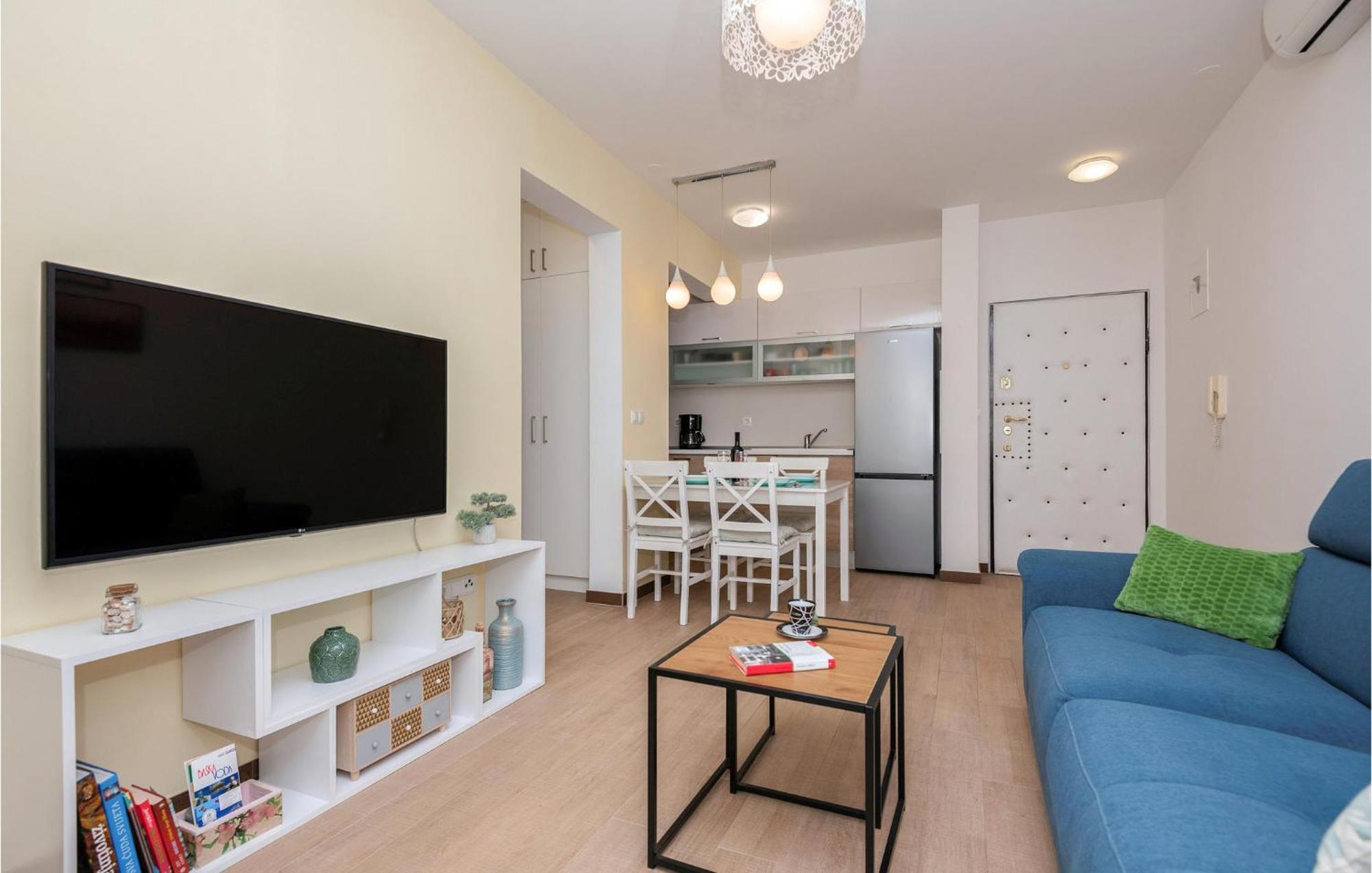 1 Bedroom Beautiful Apartment In Baška Voda Dış mekan fotoğraf